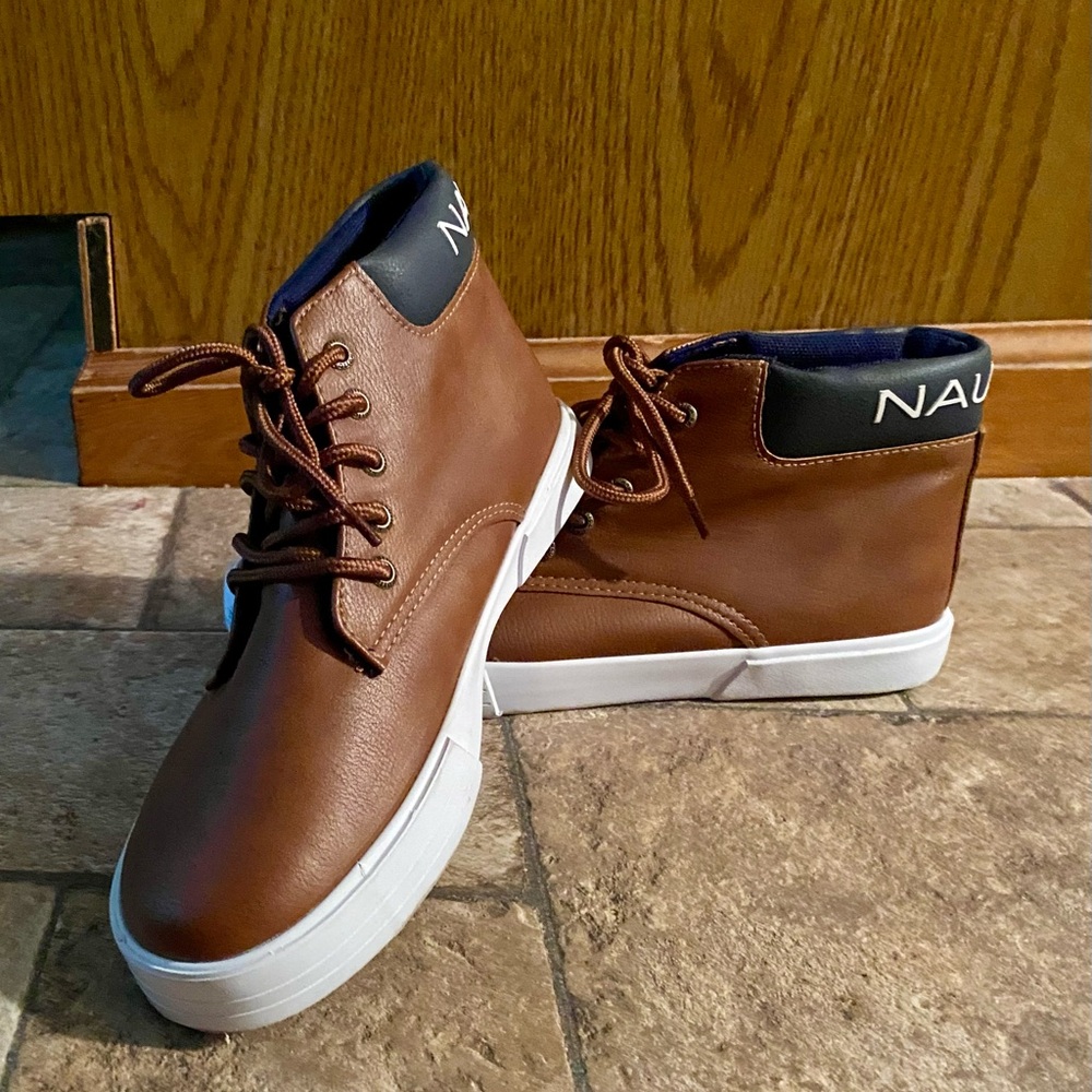 Nautica Men's Brown Chukka Boots with White Sole